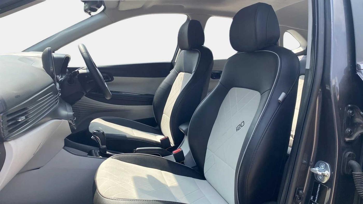 2023 Hyundai NEW I20 ASTA (O) 1.2 IVT, Petrol, Automatic, 7,652 km, Right Side Front Door Cabin