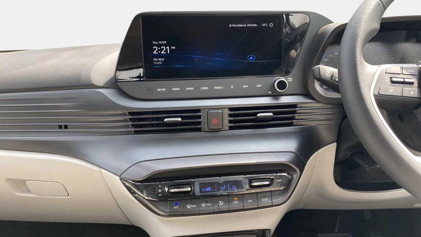 2023 Hyundai NEW I20 ASTA (O) 1.2 IVT, Petrol, Automatic, 7,652 km, Air Conditioner