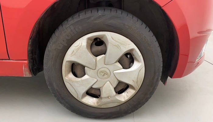 2018 Tata Tiago XT PETROL, Petrol, Manual, 76,701 km, Right Front Wheel
