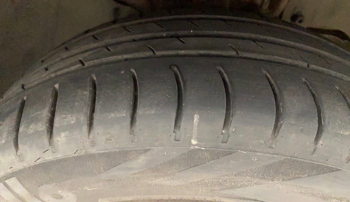 2018 Tata Tiago XT PETROL, Petrol, Manual, 76,701 km, Right Front Tyre Tread