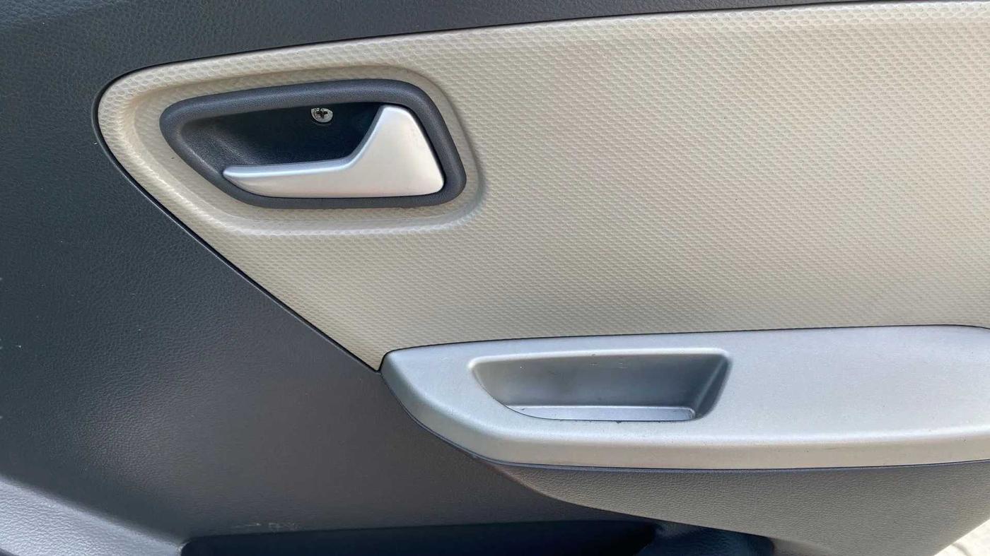 2018 Maruti Alto K10 VXI (O) AMT, Petrol, Automatic, 85,914 km, Driver Side Door Panels Control