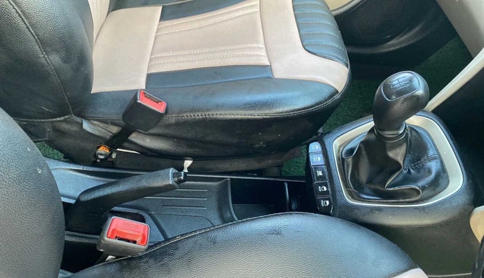 2018 Hyundai NEW SANTRO MAGNA, Petrol, Manual, 35,943 km, Gear Lever