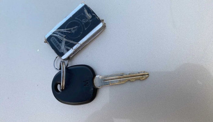 2018 Hyundai NEW SANTRO MAGNA, Petrol, Manual, 35,943 km, Key Close Up