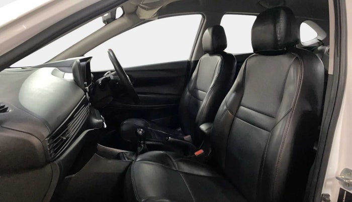 2021 Hyundai NEW I20 MAGNA 1.2 MT, Petrol, Manual, 61,559 km, Right Side Front Door Cabin