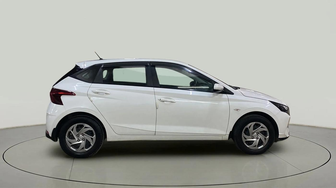 2021 Hyundai NEW I20 MAGNA 1.2 MT, Petrol, Manual, 61,559 km, Right Side View