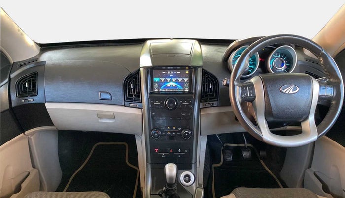 2018 Mahindra XUV500 W9, Diesel, Manual, 76,466 km, Dashboard