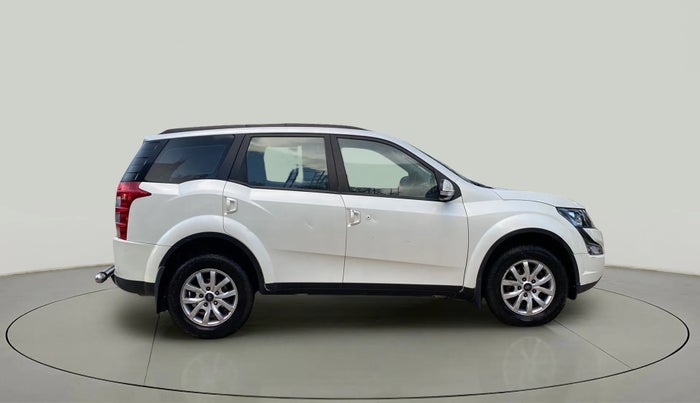 2018 Mahindra XUV500 W9, Diesel, Manual, 76,466 km, Right Side View