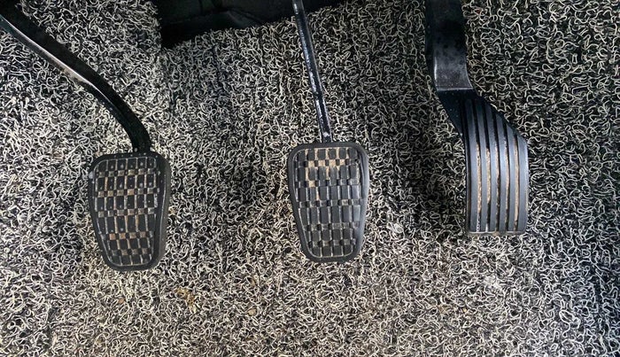 2022 Tata PUNCH PURE MT, Petrol, Manual, 15,081 km, Pedals