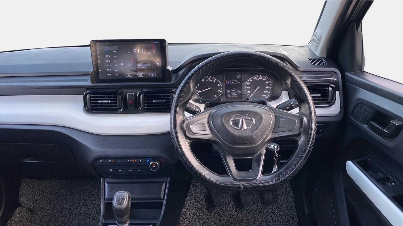 2022 Tata PUNCH PURE MT, Petrol, Manual, 15,081 km, Steering Wheel Close Up