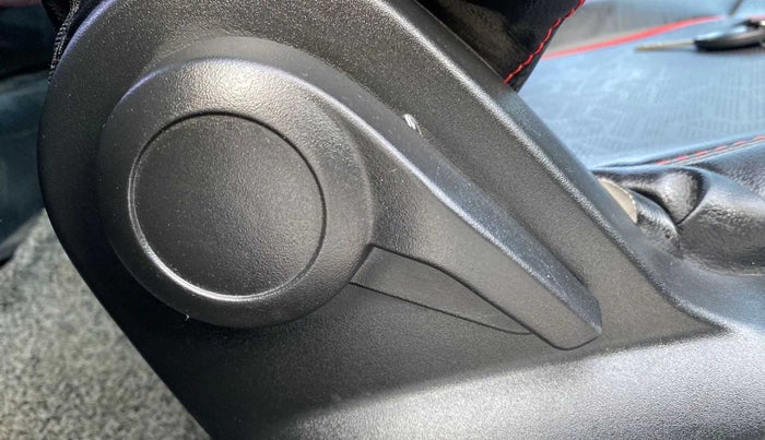 2022 Tata PUNCH PURE MT, Petrol, Manual, 15,081 km, Driver Side Adjustment Panel