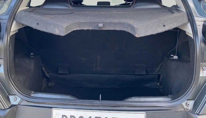 2022 Tata PUNCH PURE MT, Petrol, Manual, 15,081 km, Boot Inside