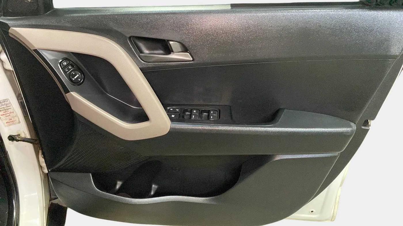 2016 Hyundai Creta SX PLUS AT 1.6 PETROL, Petrol, Automatic, 86,252 km, Driver Side Door Panels Control