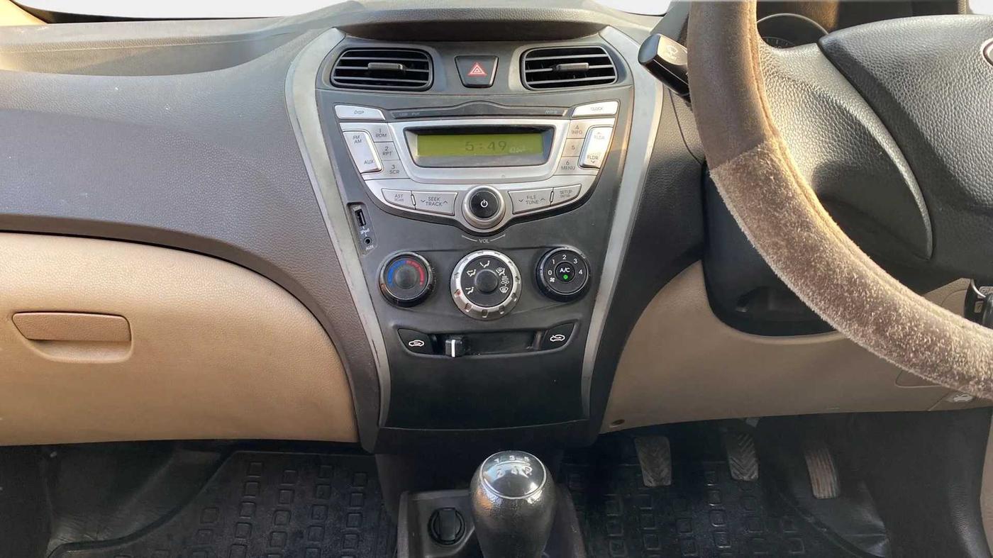 2015 Hyundai Eon MAGNA +, Petrol, Manual, 75,532 km, Air Conditioner