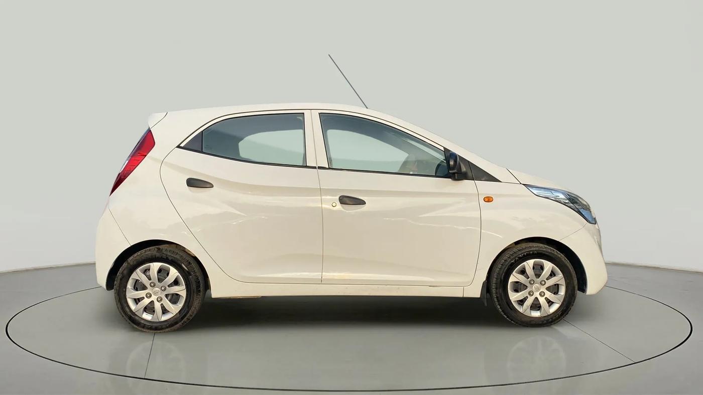 2015 Hyundai Eon MAGNA +, Petrol, Manual, 75,532 km, Right Side View