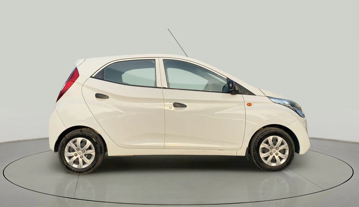 2015 Hyundai Eon MAGNA +, Petrol, Manual, 75,532 km, Right Side View