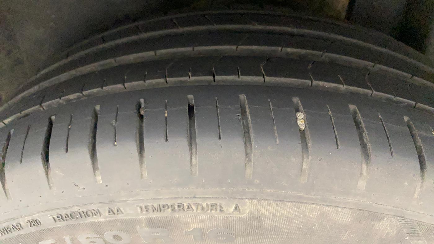 2021 Volkswagen TAIGUN HIGHLINE 1.0 TSI MT, Petrol, Manual, 24,614 km, Left Rear Tyre Tread