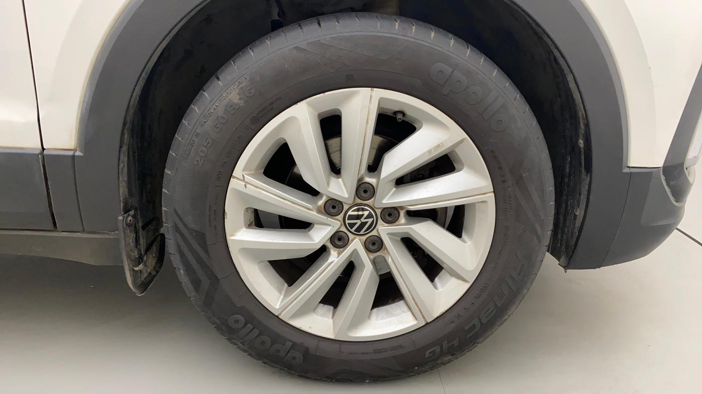 2021 Volkswagen TAIGUN HIGHLINE 1.0 TSI MT, Petrol, Manual, 24,614 km, Right Front Wheel