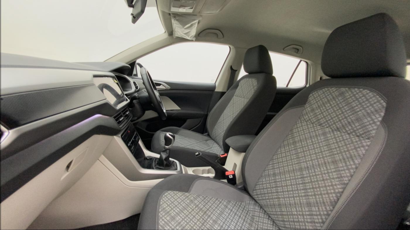 2021 Volkswagen TAIGUN HIGHLINE 1.0 TSI MT, Petrol, Manual, 24,614 km, Right Side Front Door Cabin