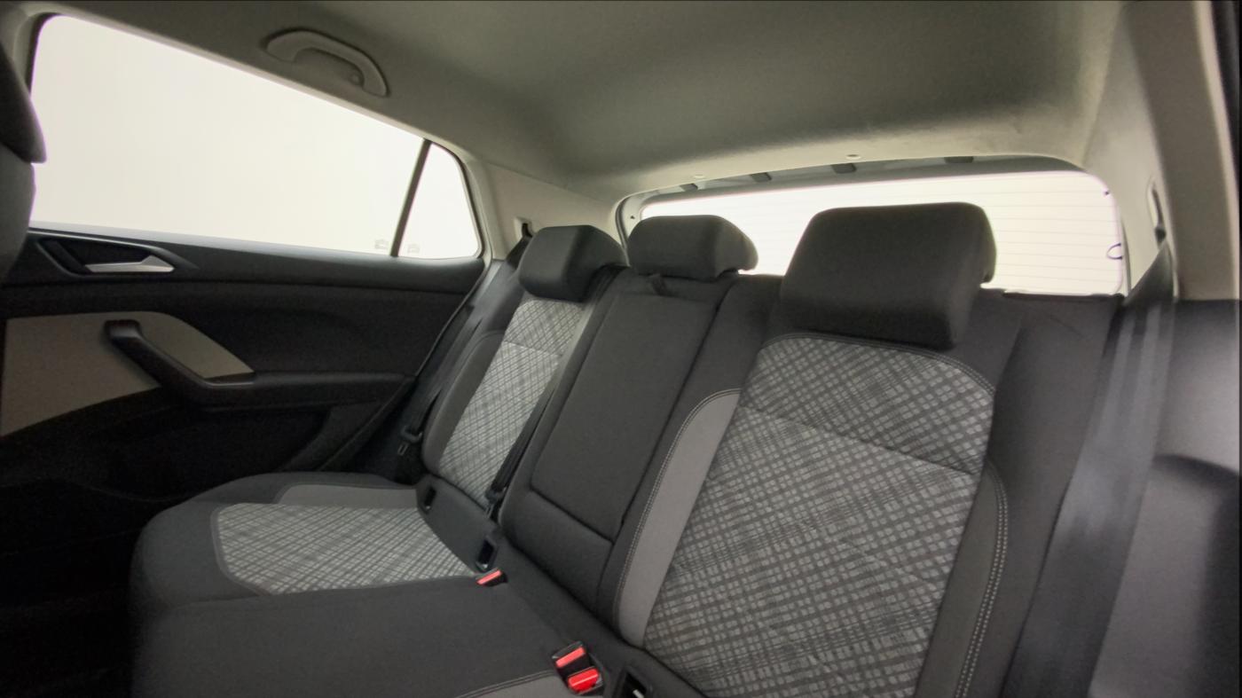 2021 Volkswagen TAIGUN HIGHLINE 1.0 TSI MT, Petrol, Manual, 24,614 km, Right Side Rear Door Cabin