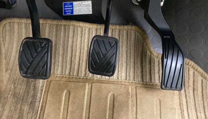 2016 Maruti Ertiga VXI, Petrol, Manual, 28,360 km, Pedals