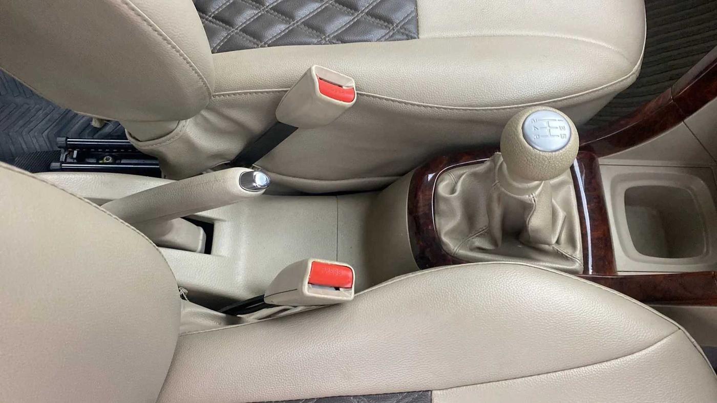 2016 Maruti Ertiga VXI, Petrol, Manual, 28,360 km, Gear Lever