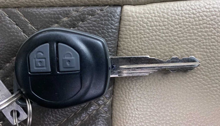 2016 Maruti Ertiga VXI, Petrol, Manual, 28,360 km, Key Close Up