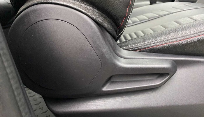 2023 Tata Tiago XT (O) PETROL, Petrol, Manual, 6,673 km, Driver Side Adjustment Panel