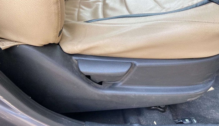 2017 Hyundai Eon ERA +, Petrol, Manual, 17,779 km, Driver Side Adjustment Panel