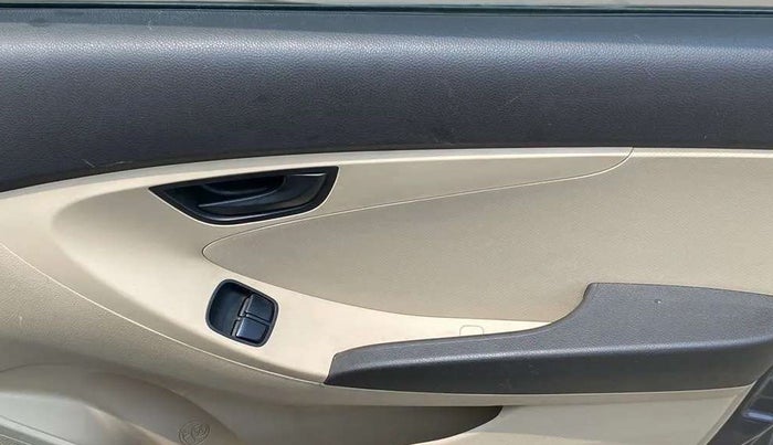 2017 Hyundai Eon ERA +, Petrol, Manual, 17,779 km, Driver Side Door Panels Control