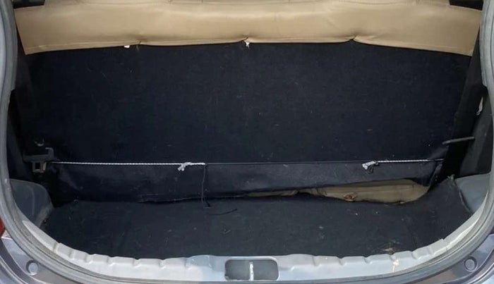 2017 Hyundai Eon ERA +, Petrol, Manual, 17,779 km, Boot Inside