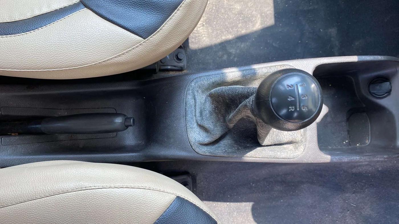 2017 Hyundai Eon ERA +, Petrol, Manual, 17,779 km, Gear Lever