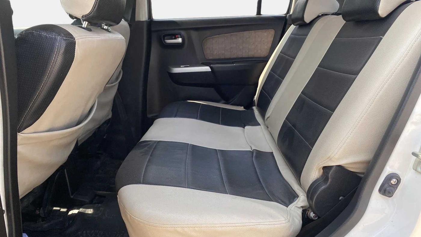 2015 Maruti Wagon R 1.0 VXI, Petrol, Manual, 74,228 km, Right Side Rear Door Cabin