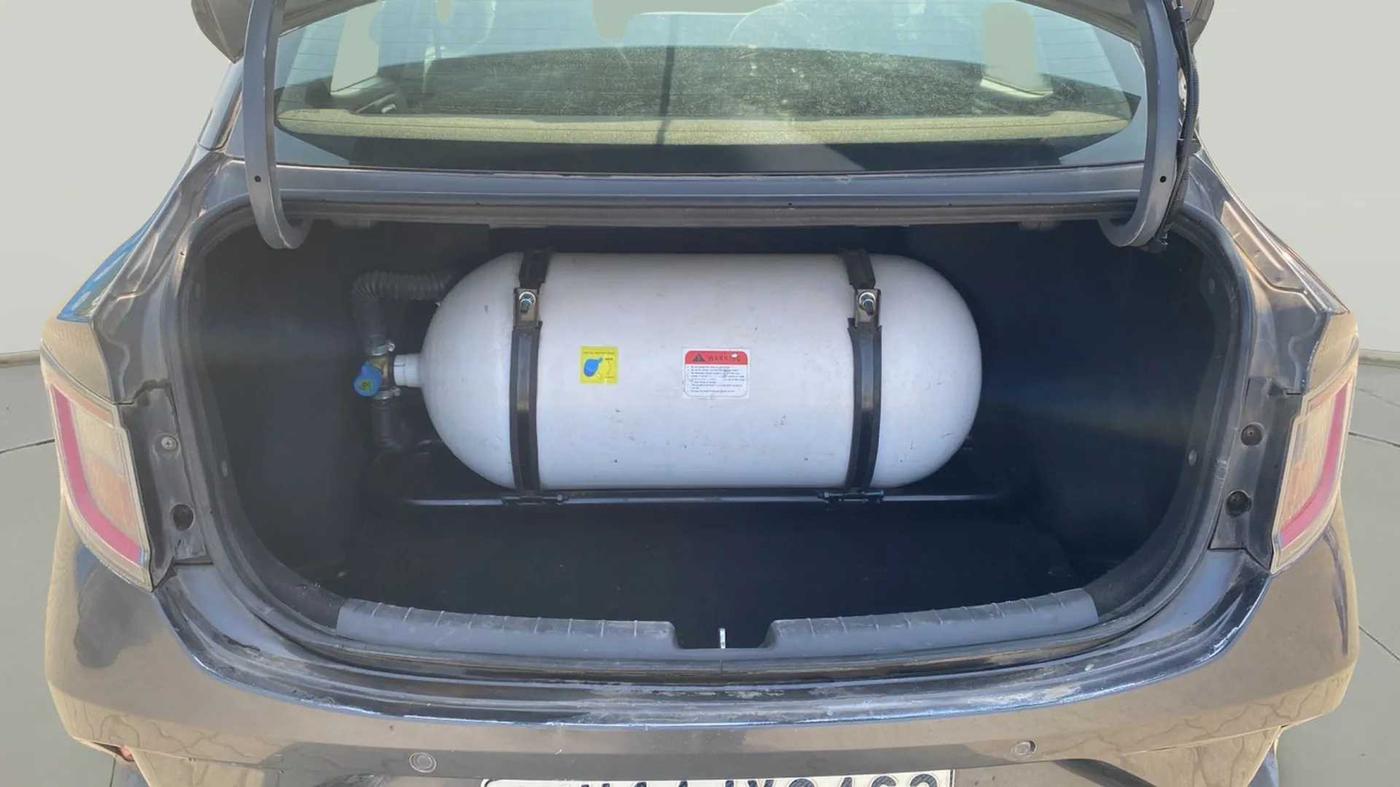 2022 Hyundai AURA S 1.2 CNG, CNG, Manual, 40,331 km, Boot Inside