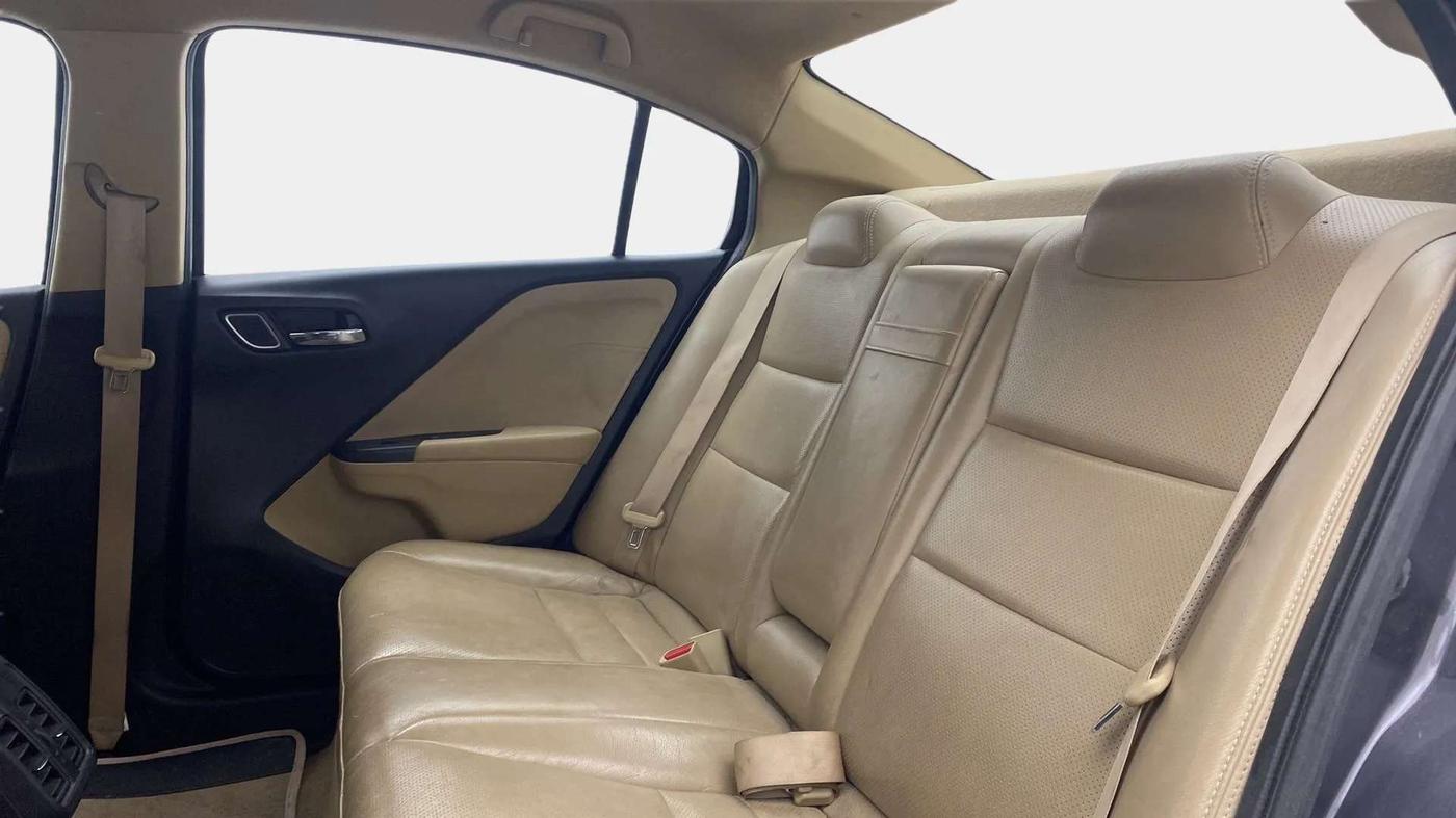 2017 Honda City 1.5L I-VTEC V MT, Petrol, Manual, 60,748 km, Right Side Rear Door Cabin