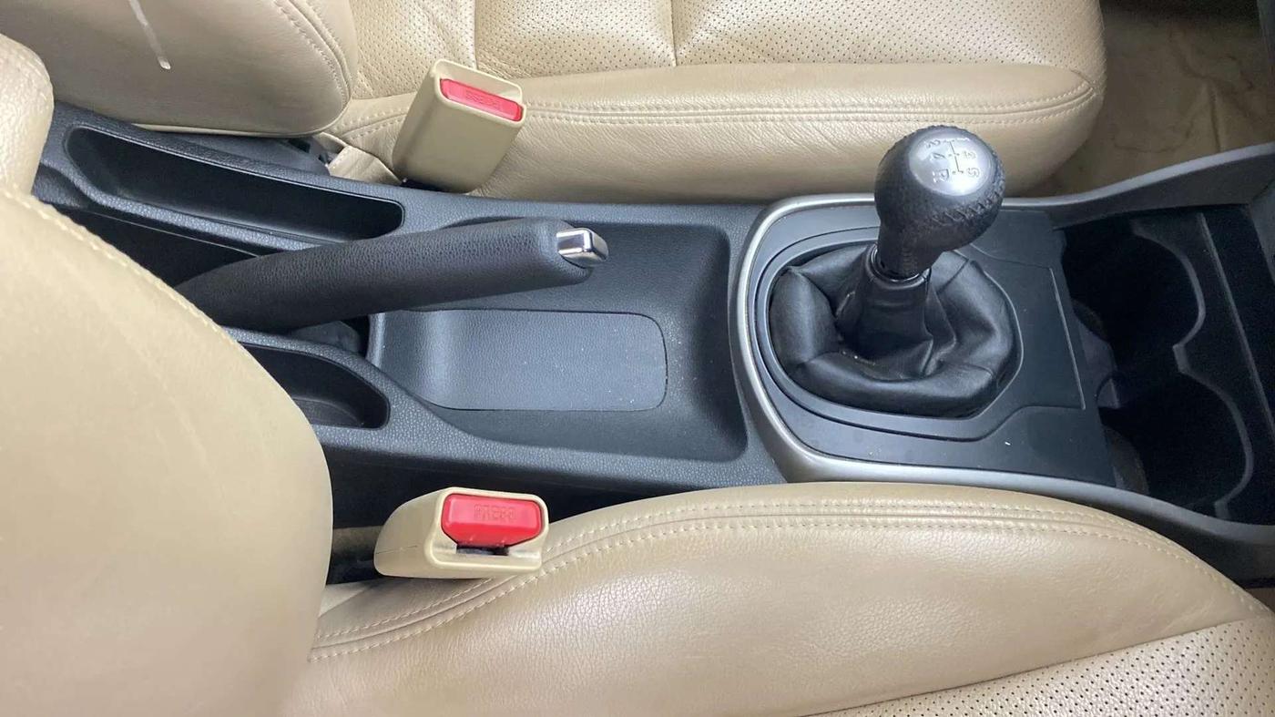 2017 Honda City 1.5L I-VTEC V MT, Petrol, Manual, 60,748 km, Gear Lever