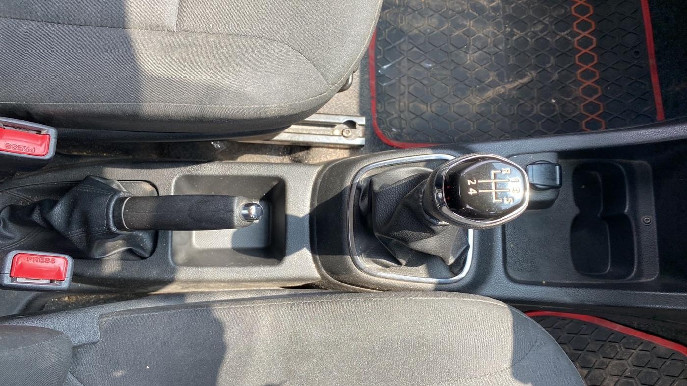 2019 Renault Kwid RXT 1.0, Petrol, Manual, 47,556 km, Gear Lever