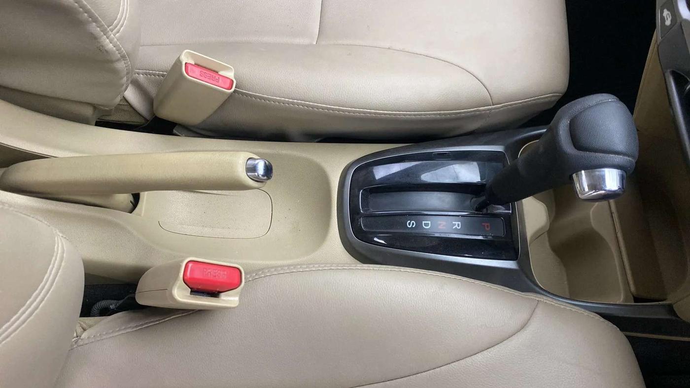 2013 Honda City 1.5L I-VTEC V AT, Petrol, Automatic, 63,790 km, Gear Lever