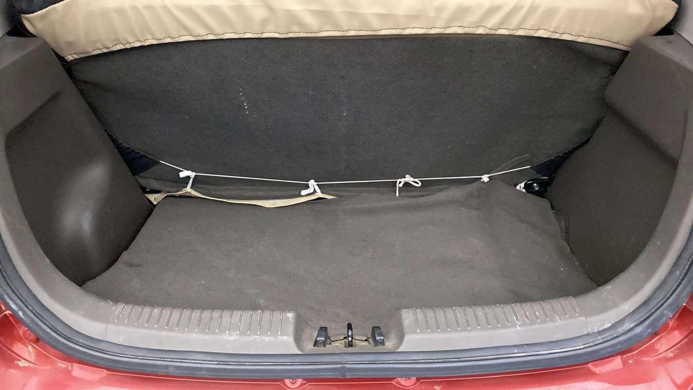 2013 Hyundai i10 ERA 1.1, Petrol, Manual, 36,571 km, Boot Inside