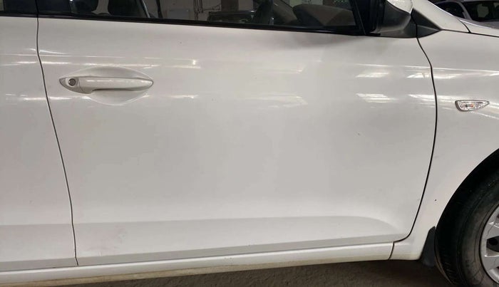 2019 Hyundai Elite i20 MAGNA PLUS 1.2, Petrol, Manual, 19,228 km, Driver-side door - Slightly dented