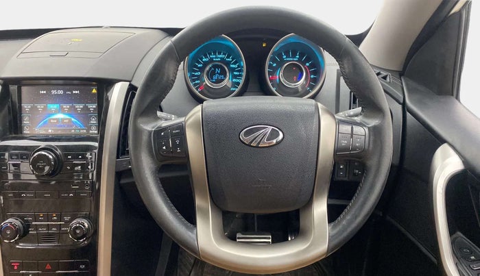 2019 Mahindra XUV500 W11 AT, Diesel, Automatic, 68,709 km, Steering Wheel Close Up