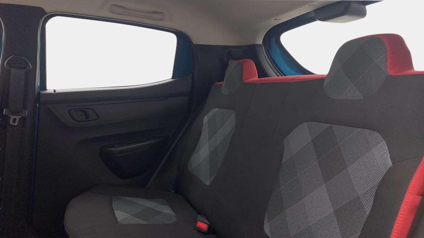 2021 Renault Kwid RXT 1.0 (O), Petrol, Manual, 23,483 km, Right Side Rear Door Cabin