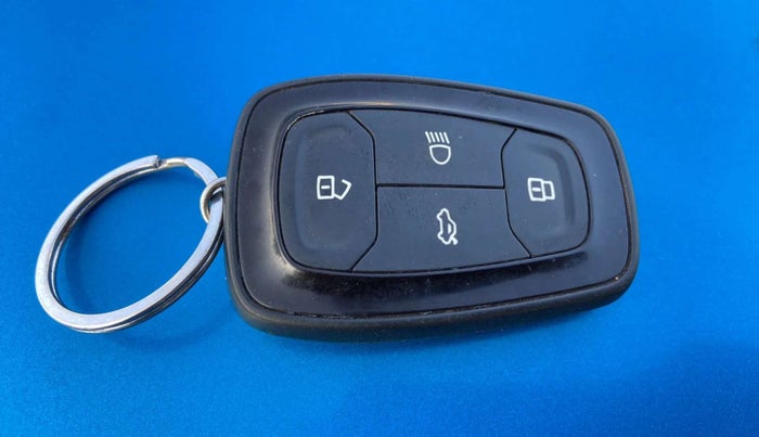 2019 Tata NEXON XZ PLUS PETROL DUAL TONE, Petrol, Manual, 53,446 km, Key Close Up