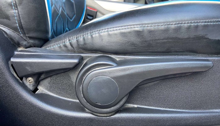 2019 Tata NEXON XZ PLUS PETROL DUAL TONE, Petrol, Manual, 53,446 km, Driver Side Adjustment Panel