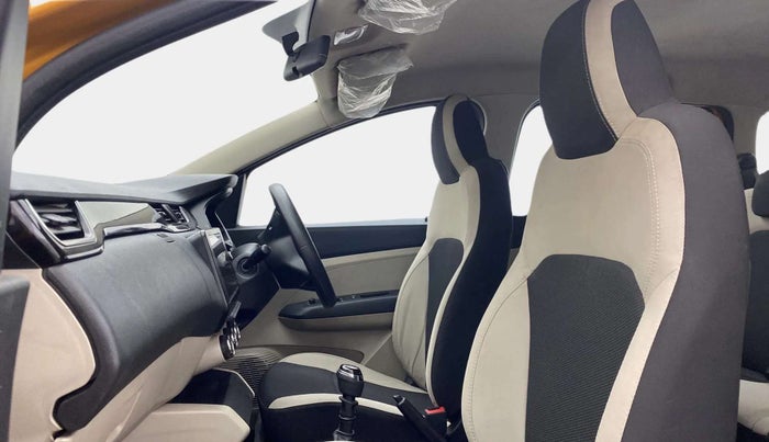 2020 Renault TRIBER RXT, Petrol, Manual, 25,078 km, Right Side Front Door Cabin