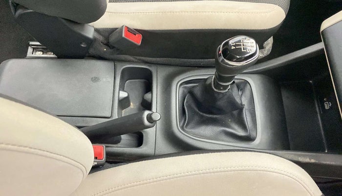 2020 Renault TRIBER RXT, Petrol, Manual, 25,078 km, Gear Lever