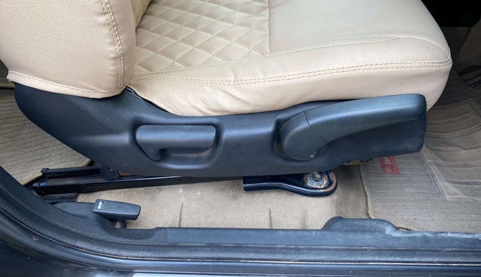 2015 Honda City 1.5L I-VTEC VX (O) MT, Petrol, Manual, 81,008 km, Driver Side Adjustment Panel
