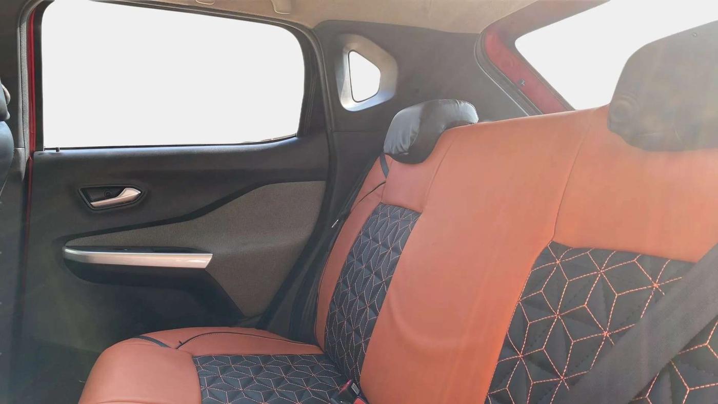 2022 Nissan MAGNITE XL, Petrol, Manual, 24,307 km, Right Side Rear Door Cabin
