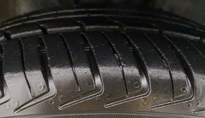 2018 Datsun Redi Go 1.0 S AT, Petrol, Automatic, 14,778 km, Right Front Tyre Tread