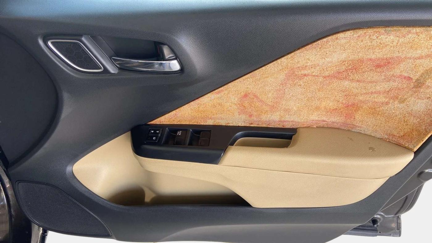 2017 Honda City 1.5L I-VTE V CVT, Petrol, Automatic, 71,252 km, Driver Side Door Panels Control