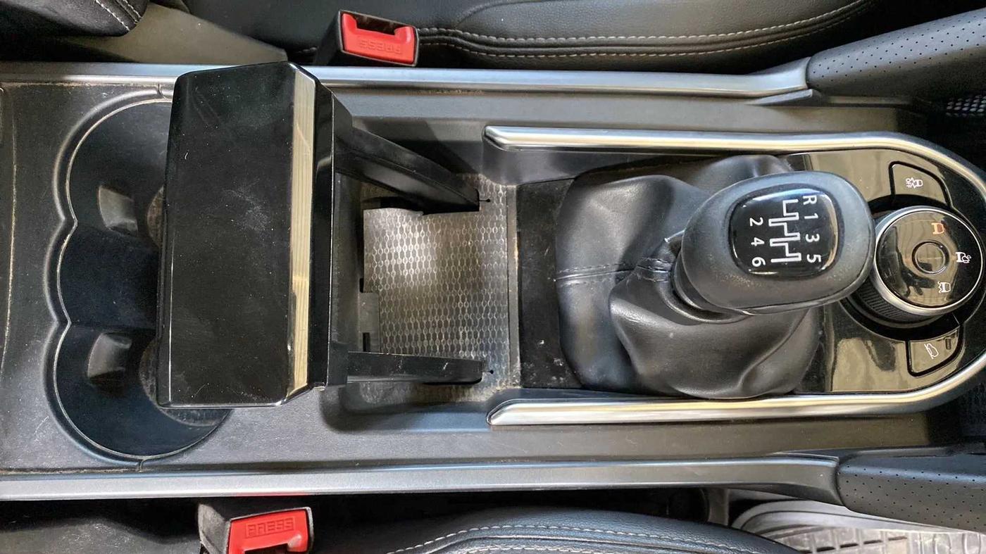 2020 Tata Harrier XZ PLUS 2.0L DARK EDITION, CNG, Manual, 38,801 km, Gear Lever